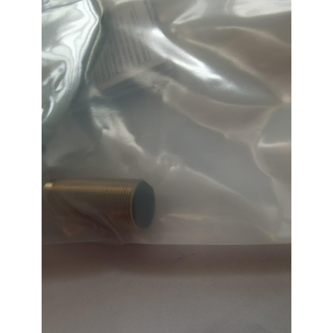 接近开关 E2E-X11D118-M1TGJ 中继型