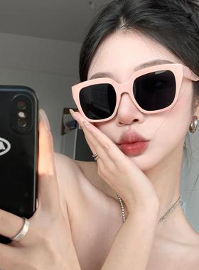 方形嫩粉色太阳眼镜女网红高级感ins街拍2024新款太阳眼镜大框显