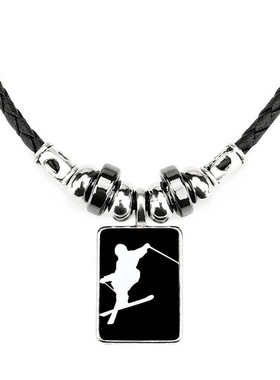 黑色运动饰品合金吊坠