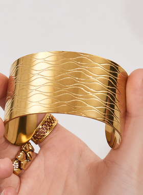 欧美夸张几何纹理宽面开口手镯不