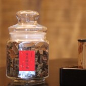 瓶 华艺堂 卧室薰香 1克 越南芽庄绿棋楠块 办公居家