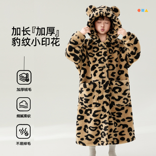 秋冬男童睡袍珊瑚绒加厚女童长款睡衣儿童豹纹宝宝保暖带帽家居服