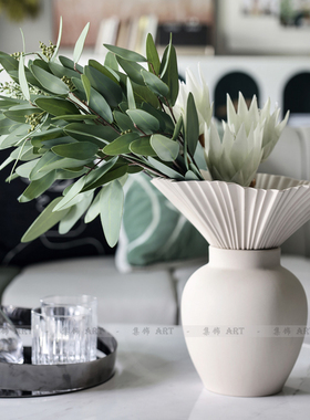 现代简约欧式新中式向日葵口型花器花瓶摆件样板房售楼处软装饰品