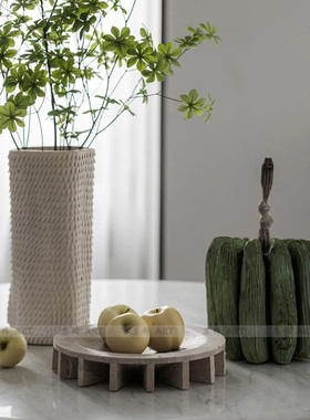 现代轻奢白色陶瓷鱼鳞片花器样板间民宿售楼处大厅软装饰品摆件