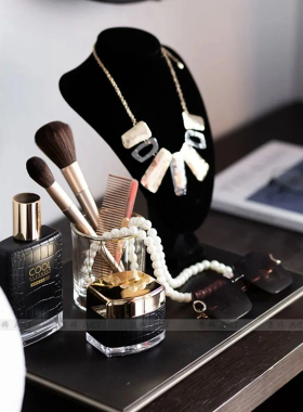 皮革现代衣帽间皮革首饰托盘