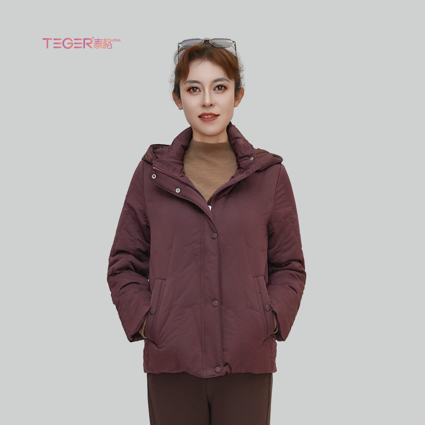 泰格女装2025冬装新款时尚连帽合体百搭棉服中年大码保暖棉衣