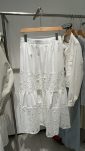 Rose 新蕾丝拼接半身裙R6202 1605 499 Alyssa若诗莉莎2026年夏季