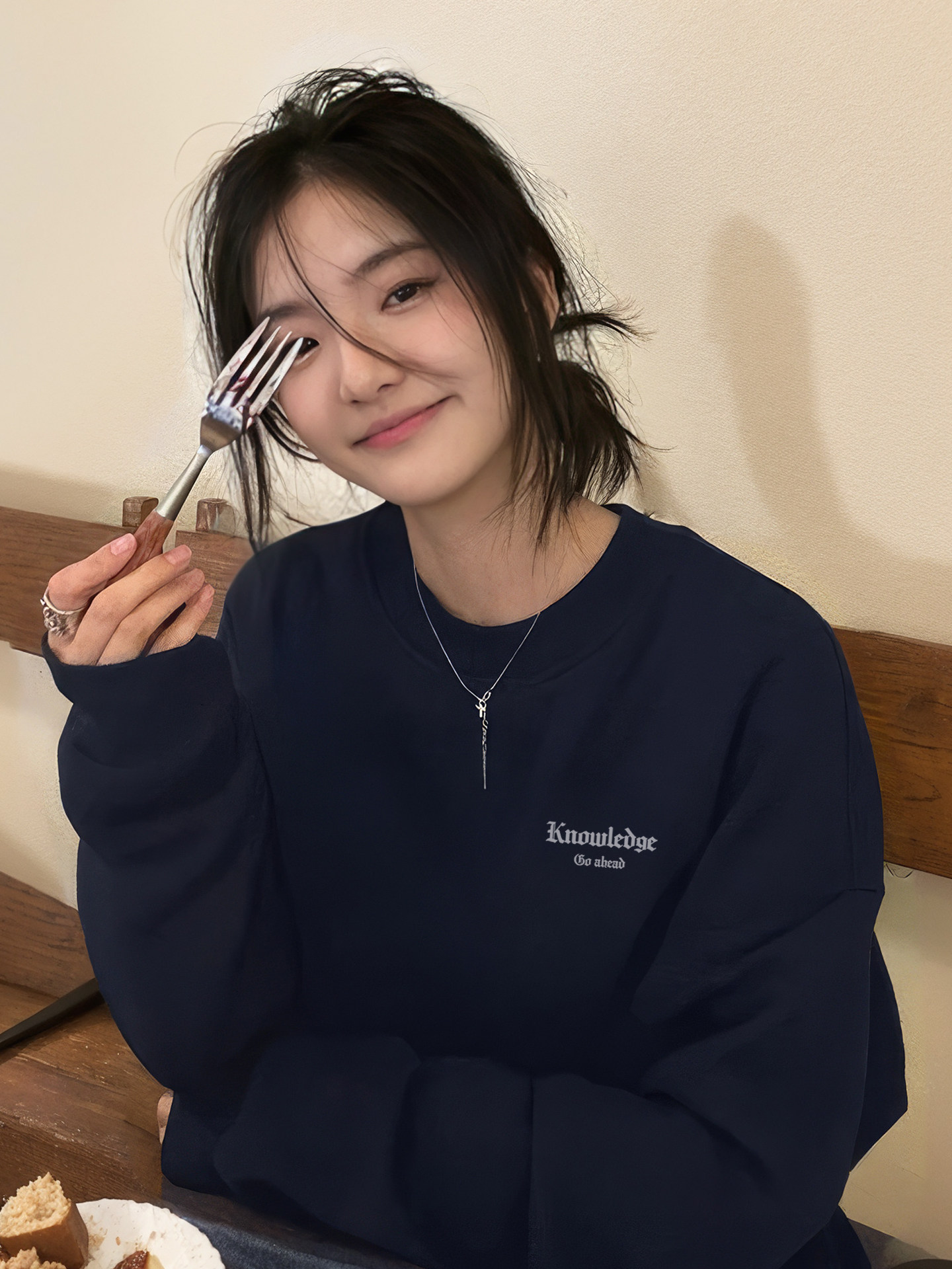 圆领卫衣女2025新款秋冬季加绒加厚韩系慵懒松弛感藏蓝色无帽上衣