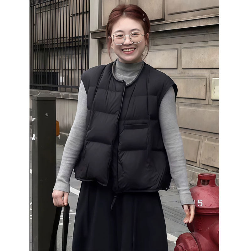 韩版宽松圆领短款羽绒服马甲外套女2025冬季小个子保暖白鸭绒坎肩