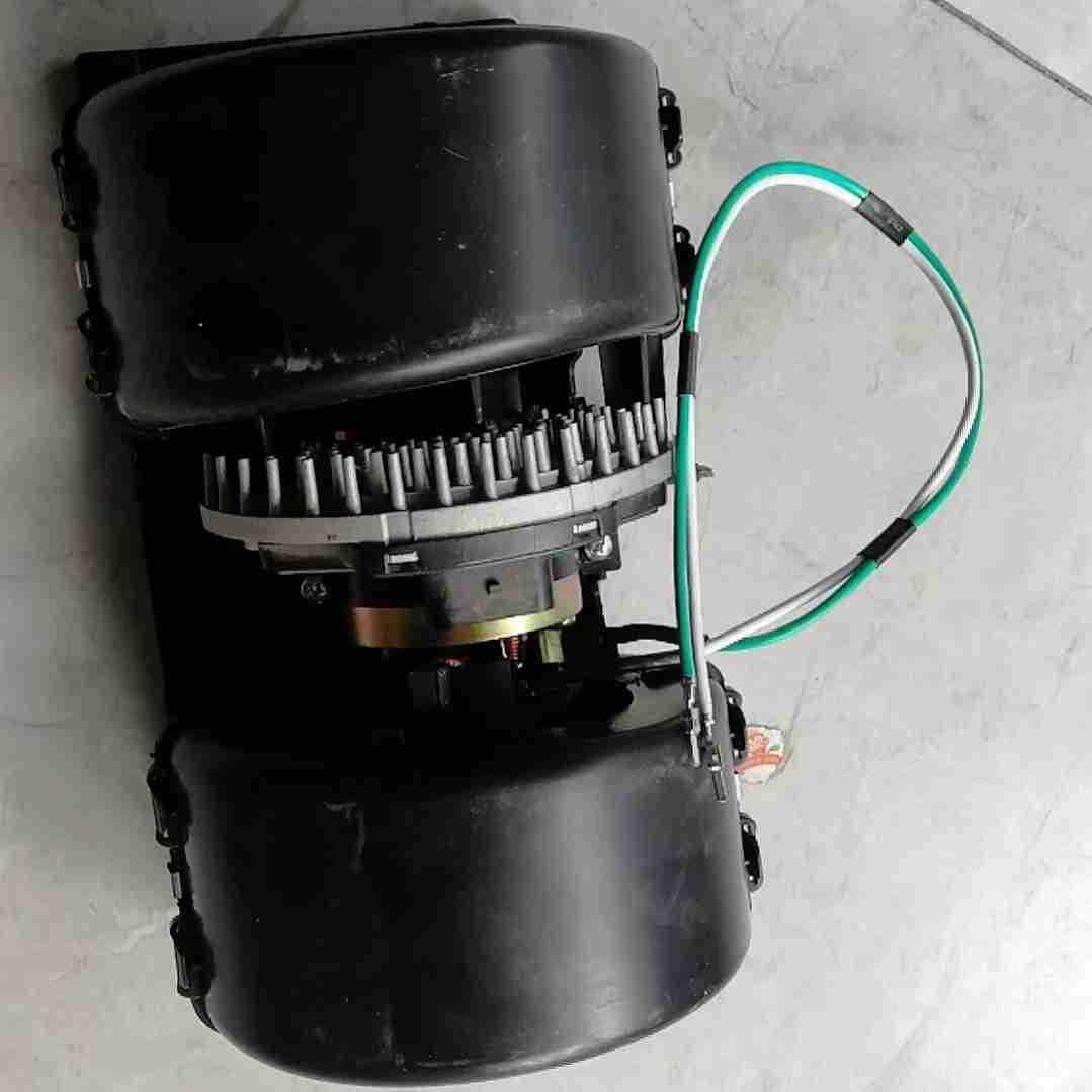 供应适用于豪沃T5G暖风机外壳带电阻811W61942-0002/1