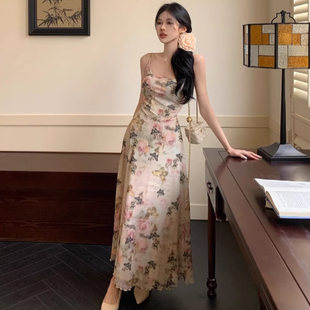 復(fù)古碎花吊帶連衣裙女夏季 大碼 法式 新款 女裝 氣質(zhì)設(shè)計(jì)感顯瘦長(zhǎng)裙子