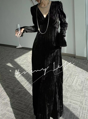 大码法式赫本风黑色生日年会晚礼服高端轻奢小众V领金丝绒连衣裙