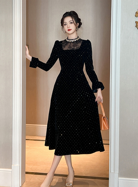 大码女装法式赫本风黑色丝绒连衣裙高级感气质重工钉珠显瘦a字裙
