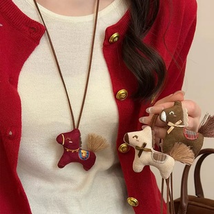 马年长款项链新年可爱红色小马毛绒布艺冬天配毛衣的挂脖配饰女生