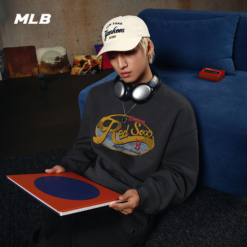 MLB官方 KARINA同款复古学院风时尚印花图案卫衣秋季新款MTV10