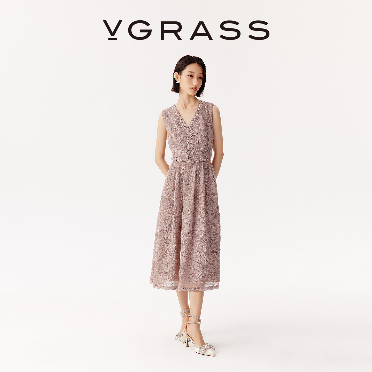 VGRASS秋冬新款400万针重工定位刺绣蕾丝收腰X廓形背心连衣裙