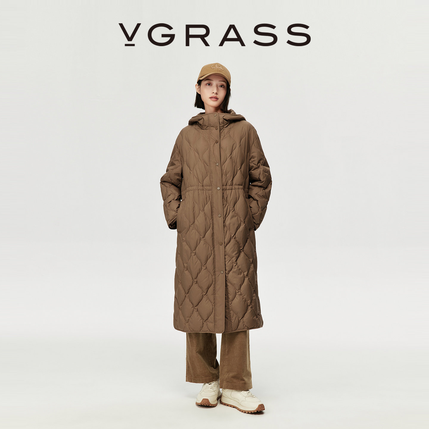 VGRASS25冬新款90白鹅绒菱形绗缝长款连帽羽绒服大衣外套女易收纳