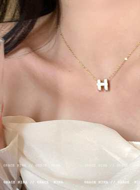 时髦精女孩_简约风H字母项链女高级感轻奢小众毛衣链2024新款爆款