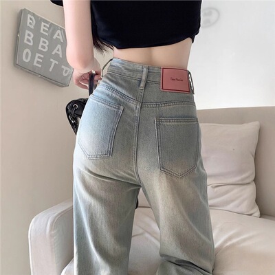 粉牌高腰直筒牛仔裤女春