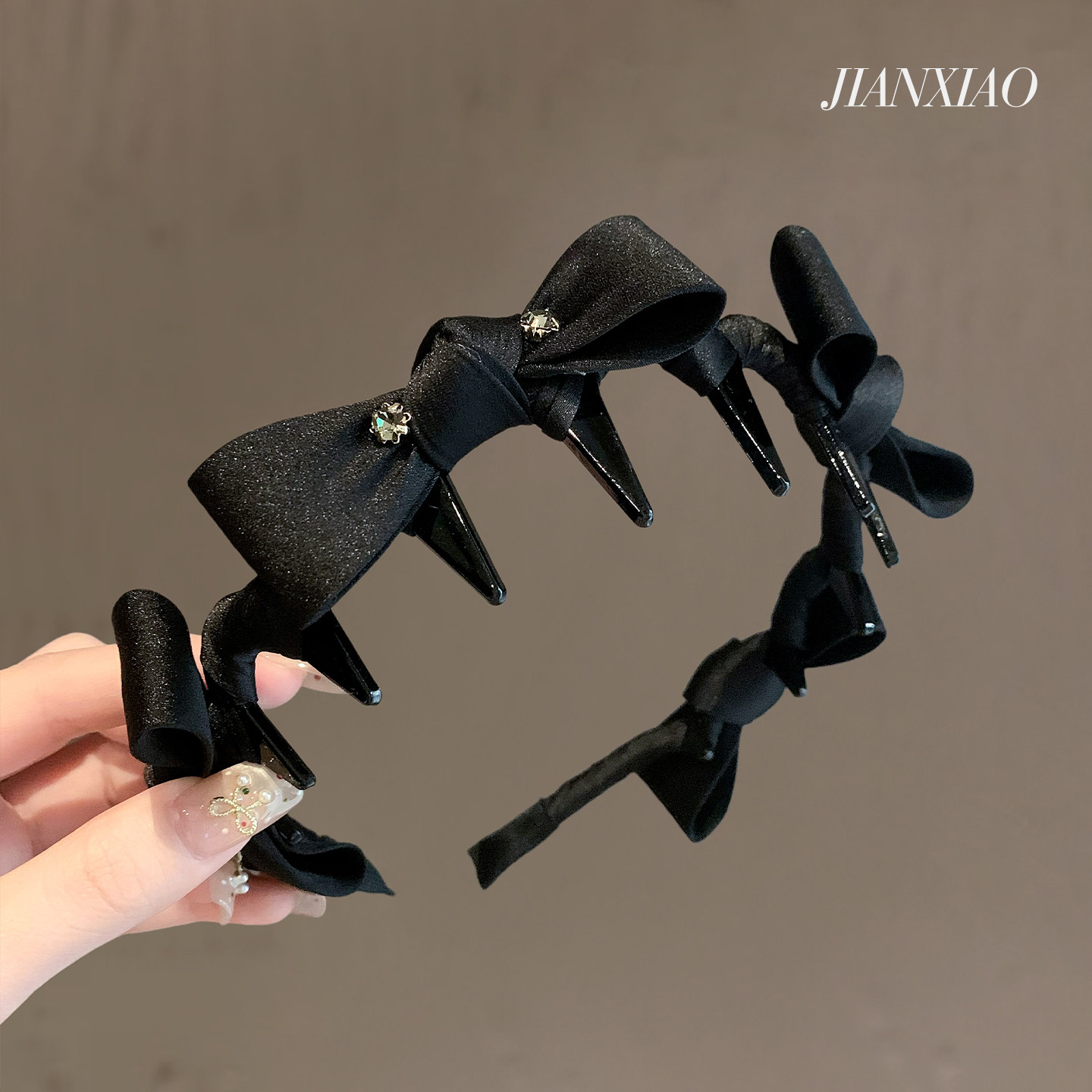 复古黑色蝴蝶结水钻发箍高颅顶防滑带齿波浪头箍高级感洗脸压发卡,饰品/流行首饰/时尚饰品新,发饰,淘宝优惠券,粉丝福利购,淘宝优惠卷