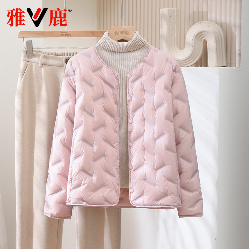 短款无领设计轻薄羽绒服