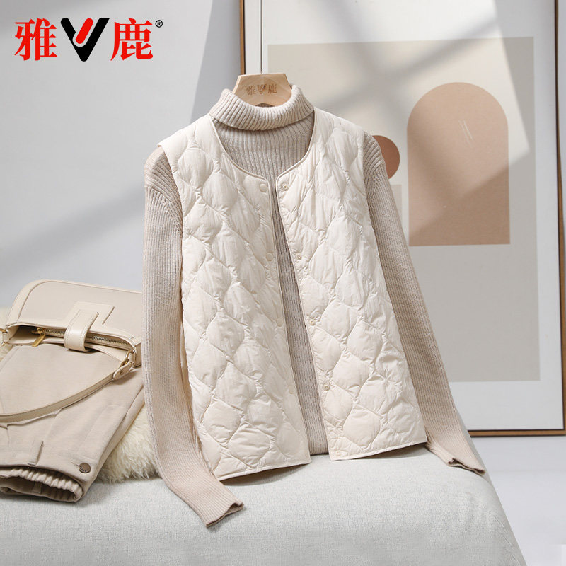 雅鹿轻薄款圆领短款羽绒服