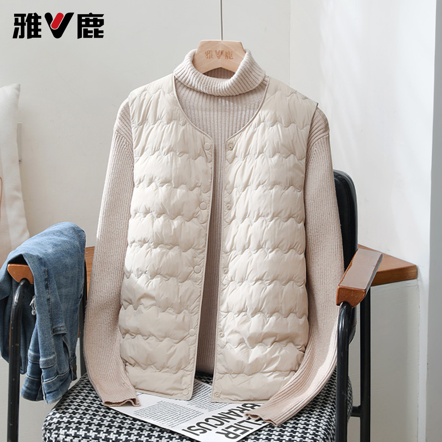 雅鹿短款圆领轻薄羽绒服
