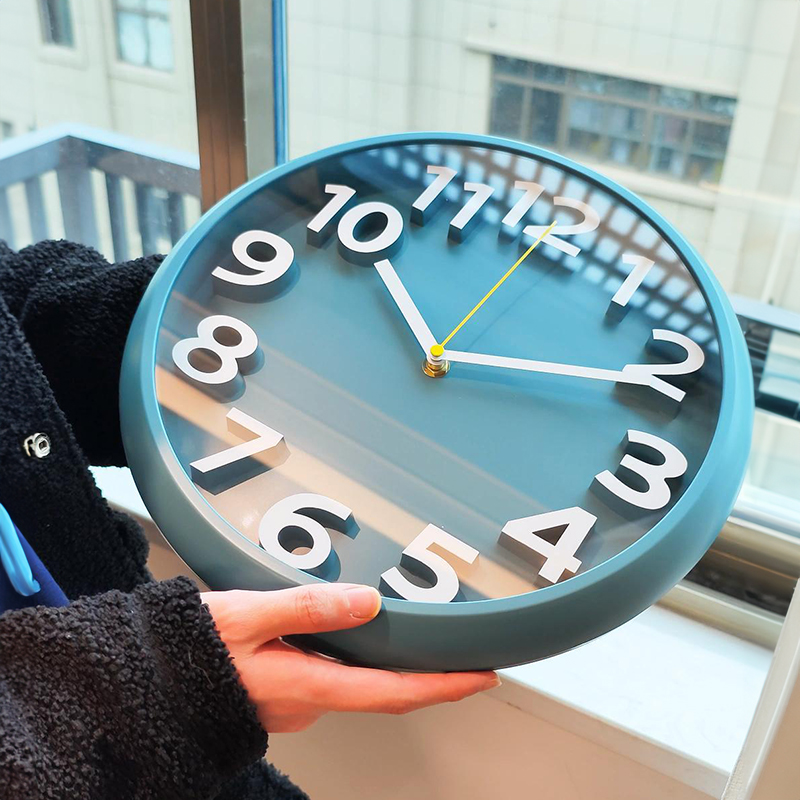 高级儿童挂钟客厅家用创意时钟挂墙新款静音2025轻奢钟表挂表装饰