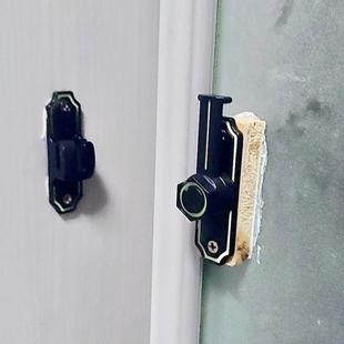 房门拴关门门锁免打孔卡扣90度推拉门门栓卫生间厕所门扣简易明装