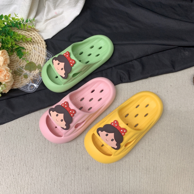 巧贝淘可爱女孩夏防滑镂空底拖鞋