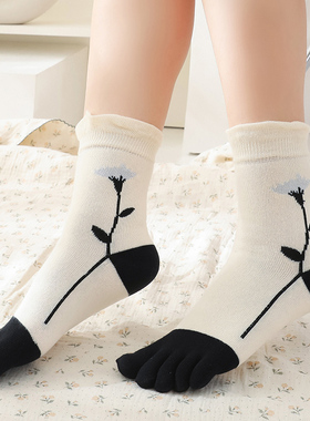2素色五指袜黑色白色韩版袜子中筒袜棉袜可爱日系5指头棉袜秋季中
