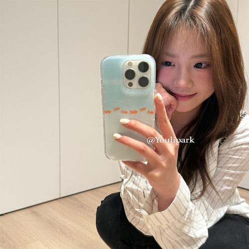 少女夏日清新晕染金鱼苹果手机壳