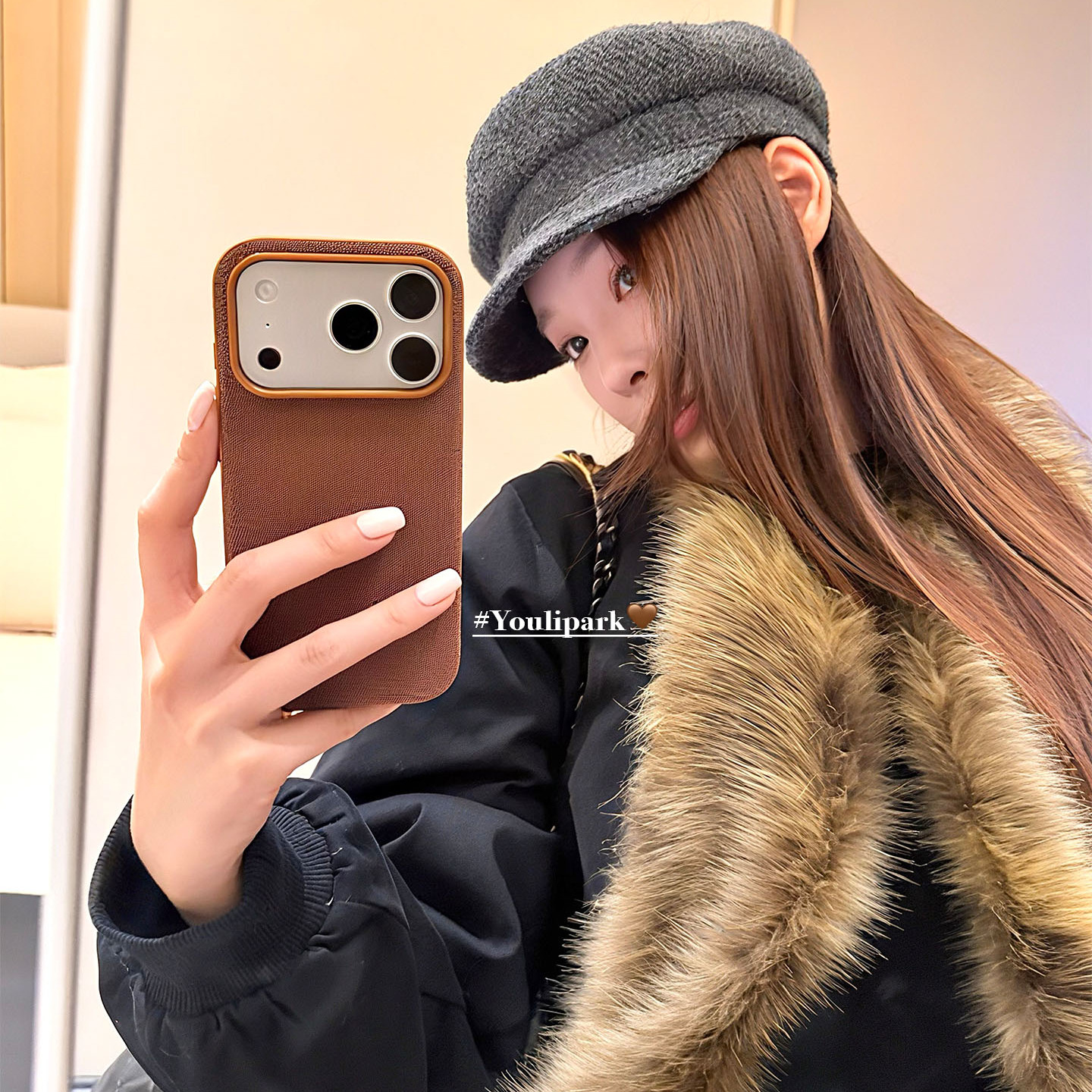 秋冬焦糖棕编织纹磁吸苹果手机壳