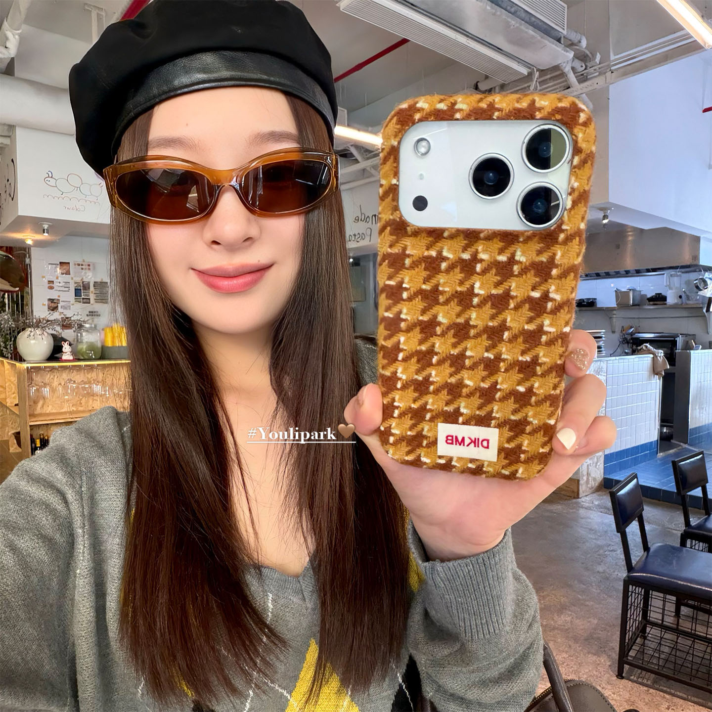 美拉德毛呢绒布格纹苹果手机壳女