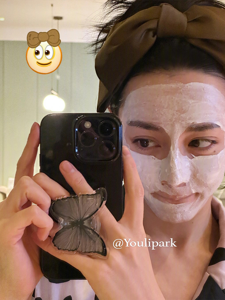 迪丽热巴同款蝴蝶支架苹果手机壳