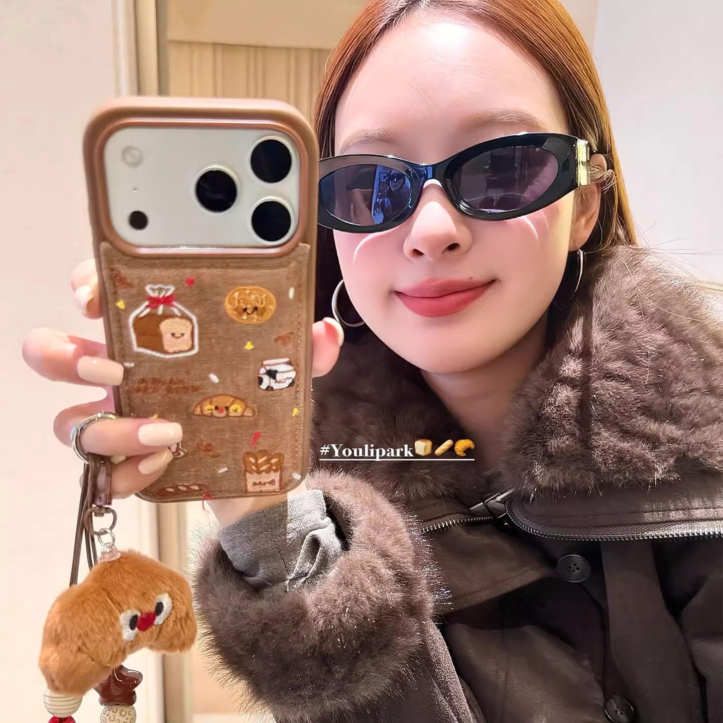 由里公园ins韩系秋冬可爱栗子棕刺绣面包17适用17pro苹果17ProMax手机壳iPhone16全包14新款16Promax保护套女