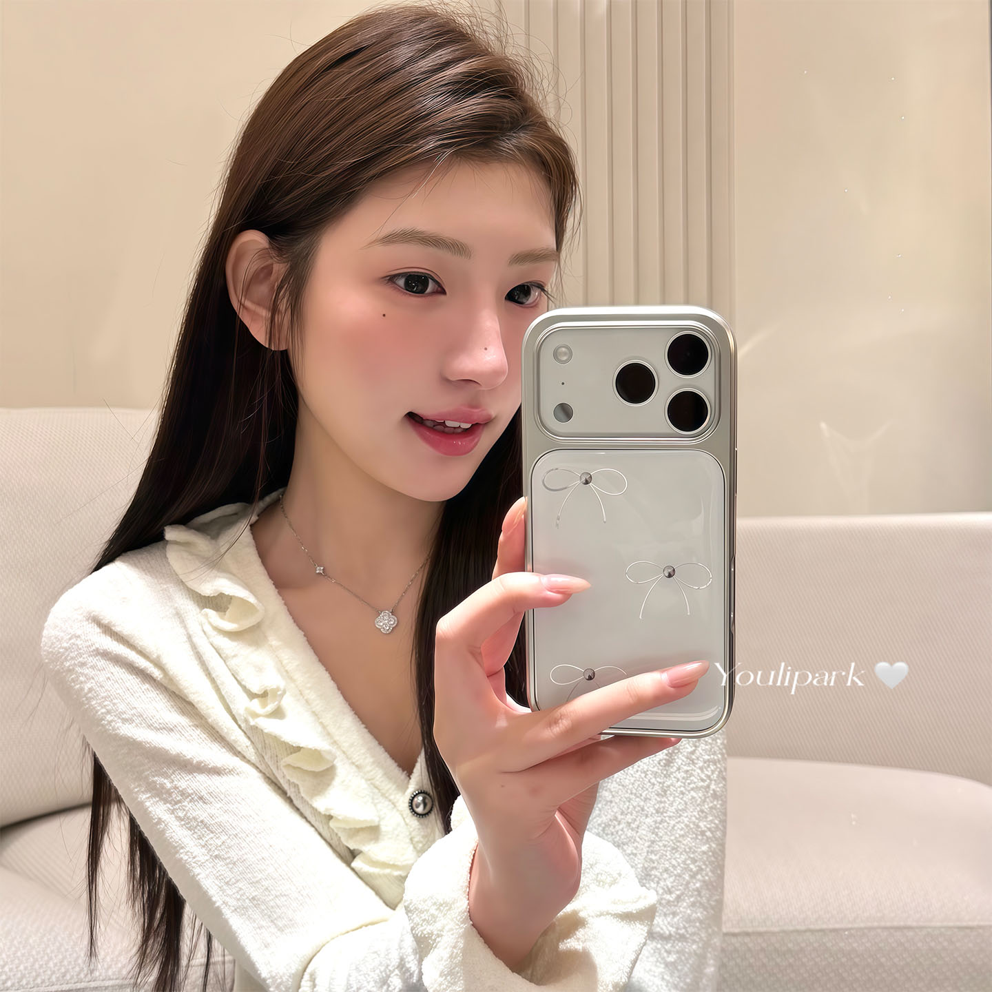 温柔珍珠白线条蝴蝶结苹果手机壳