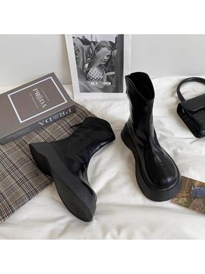 真皮黑色厚底马丁靴女秋冬2025新款单靴后拉炼V口瘦瘦爆款短靴子