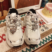 装 新款 饰扣 扣鞋 花银色斜纹爱心镶钻小熊蝴蝶结运动鞋 韩版 高级感鞋