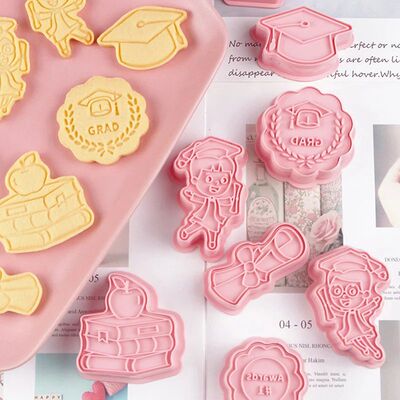 8Pcs/set Congrats Graduation Cookie Cutter Biscuit Mold 3D P