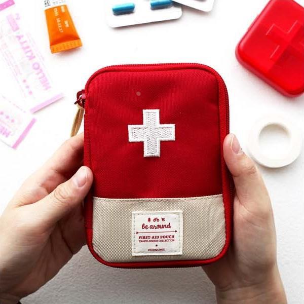 Small portable medicine storage bag medical first aid kit