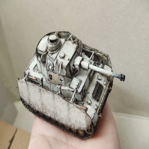 1/72四号H坦克模型 出不退不换手工制作，难免瑕疵。如有掉