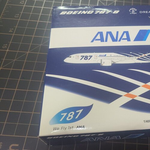 1/400 全日空 ANA 波音787首飞纪念涂装 JA801A 比例:1/400;飞机