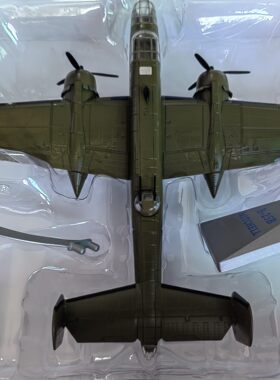 AF1 B25模型，1:72比例，合金材质+ABS任何成品模型难免会有轻