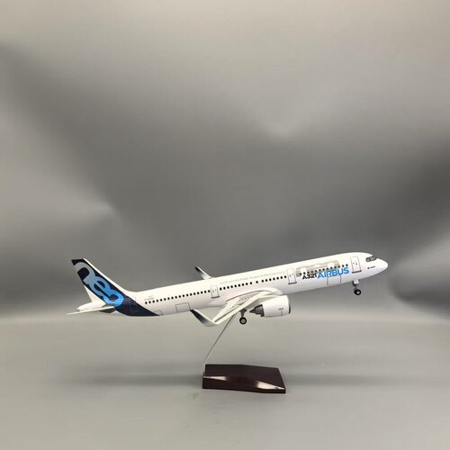 空客A321neo飞机模型，45厘米长，1:100比例，带轮子带灯光，无瑕