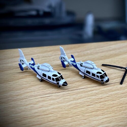 海豚直升机。1/400 。树脂材料 成品。标价为单价。
