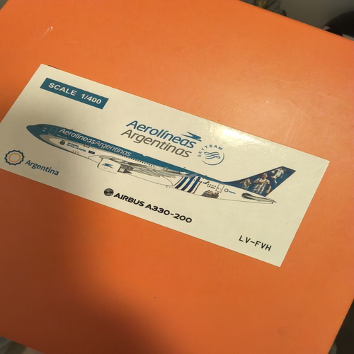 出阿根廷足球队A330和港龙航空747-400两架800，可微砍 成色:全新