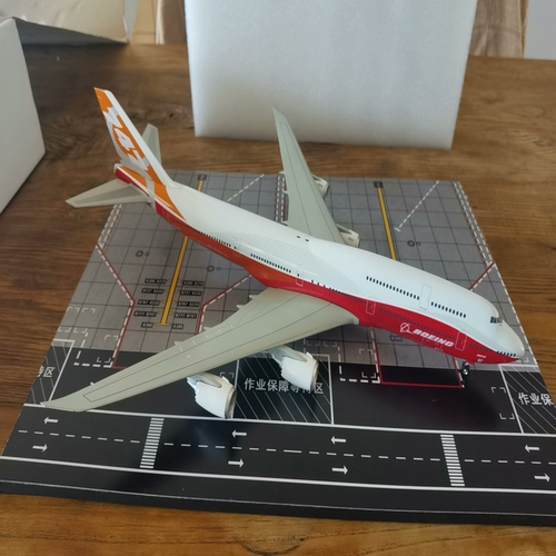 JC 1/200 波音747-8i 原厂日出涂装，已。仅拆封，当时买来时就已