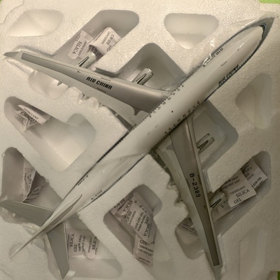 GJ200 中国国际航空公司  A340-300  B-2389起落架可拆，细节如