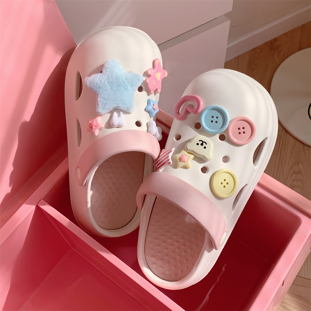 网红小熊新款创意洞洞鞋夏